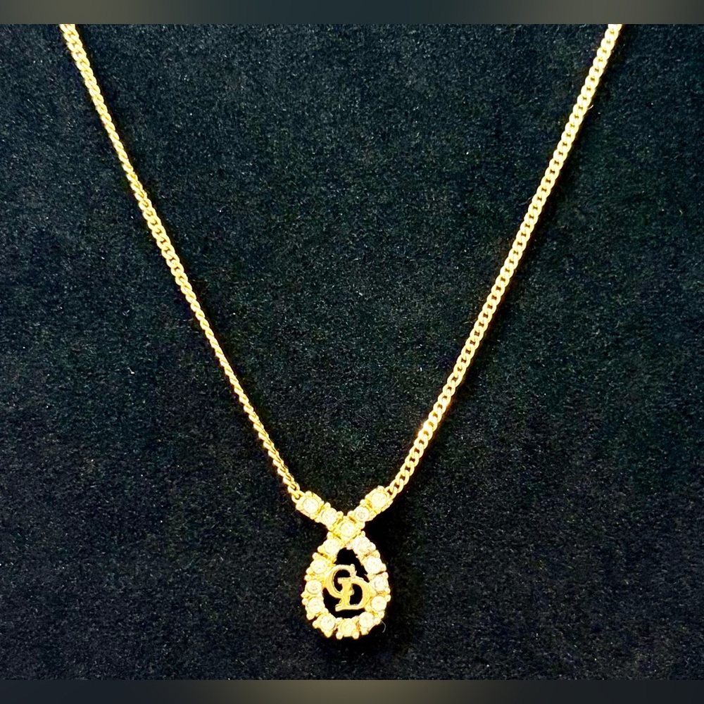 Vintage DIOR Necklace CD Logo Gold-Tone W/Rhinestones. Newly cleaned & Sanitized - Picture 4 of 12